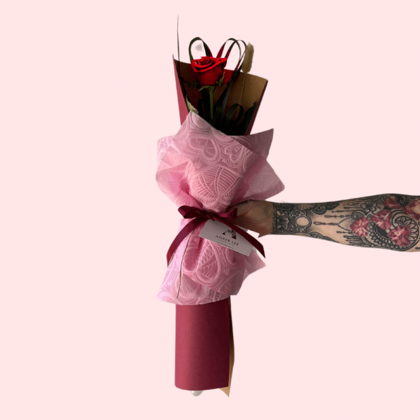 sweetheart-kiss-single-red-rose-whangarei